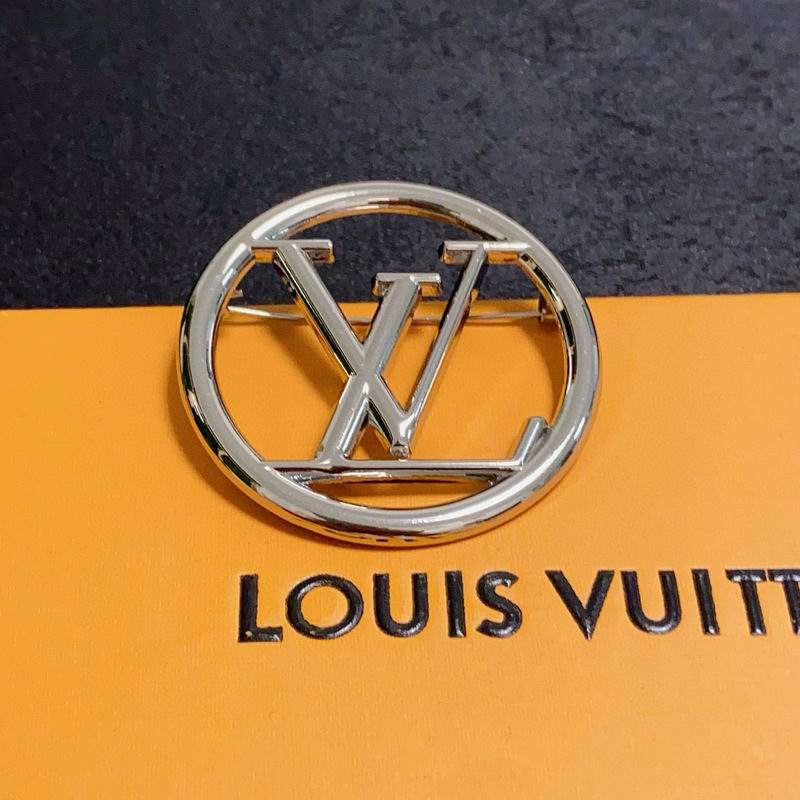 LV Brooch 06yxs02
